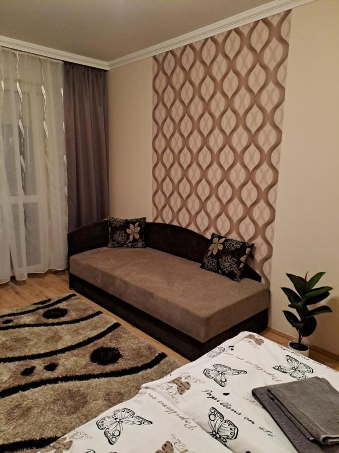 Katalin Apartman Хайдусобосло Экстерьер фото